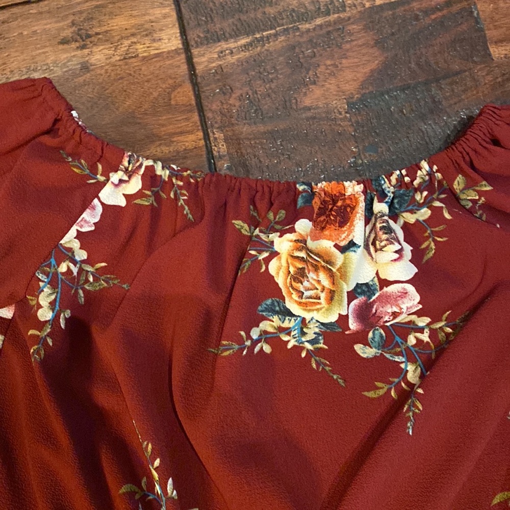 ❤️HAUTE ROUGE OFF SHOULDER FLORAL ROMPER❤️ - Picture 5 of 6